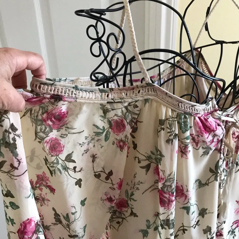 Purple Snow Floral Cold Shoulder Layered Dress Size Medium - Picture 2 of 9